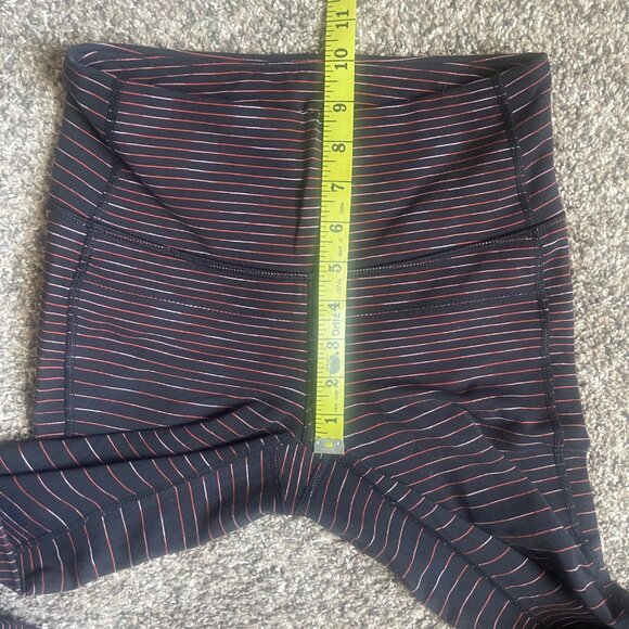 Lucy Powermax Mid-Rise Striped Space Dye Ombre Capri Legging, Size Small - Picture 7 of 10